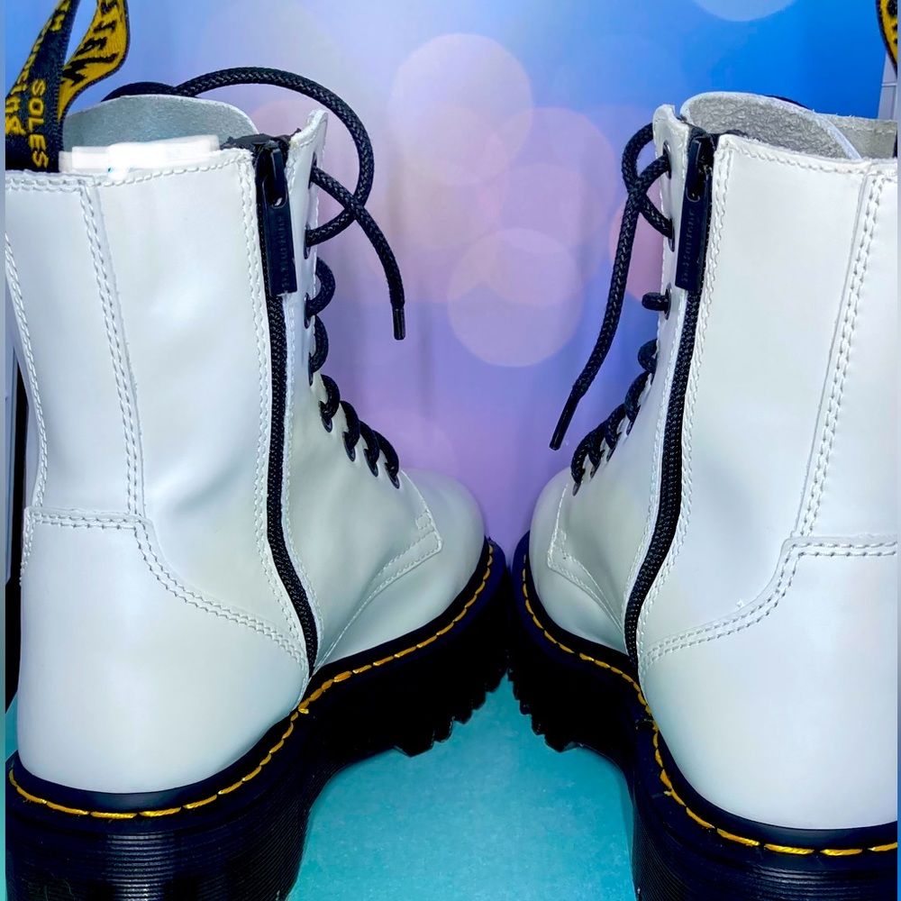 NWOT- Unisex Dr. Martens Jadon Boot - White - Women's 9, Men's 8 -$4.99 Shipping - Picture 11 of 13